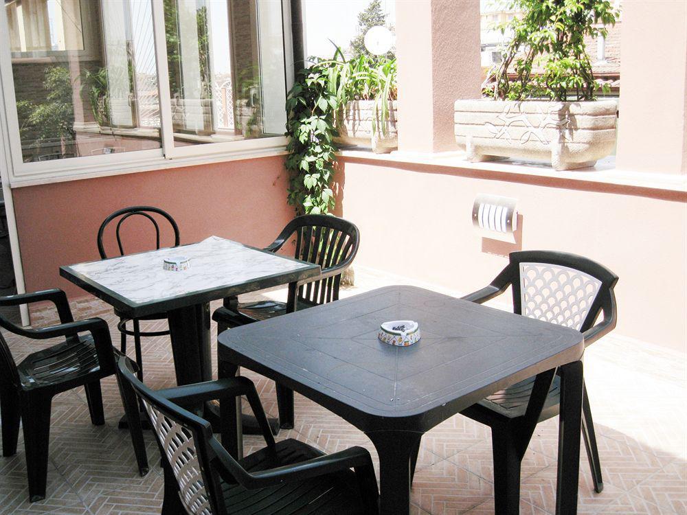 Hotel Fawlty Towers - Rome — Fotos 2