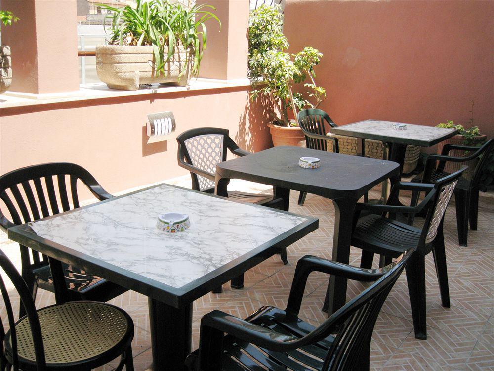 Hotel Fawlty Towers - Rome — Fotos 1